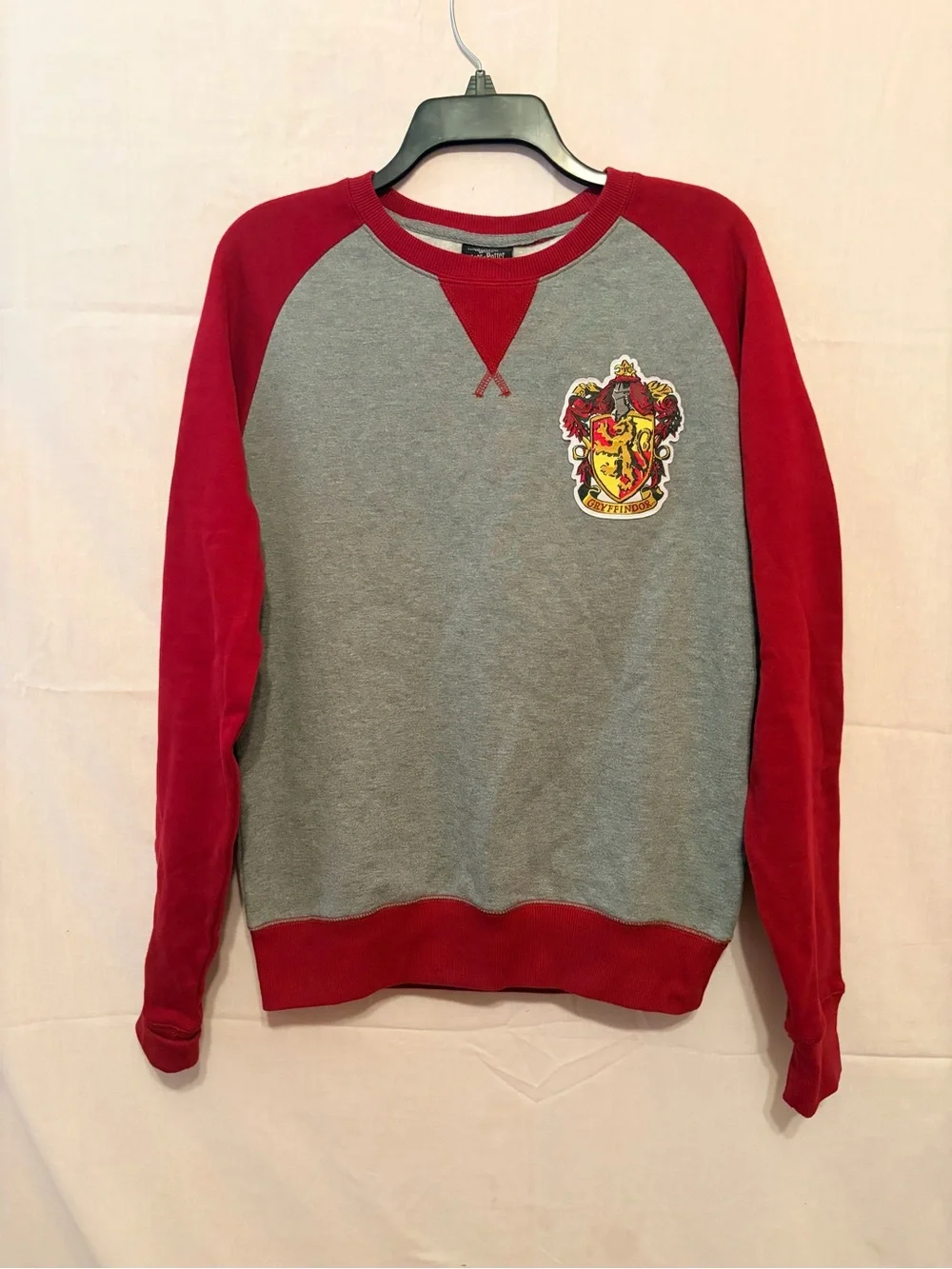 Gryffindor Crest Raglan Sweatshirt - Red & Gray